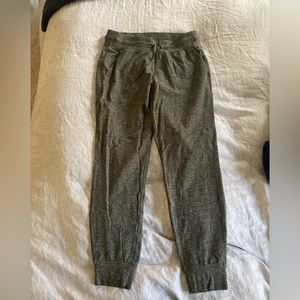 Lululemon Ready to Rulu pant size 10